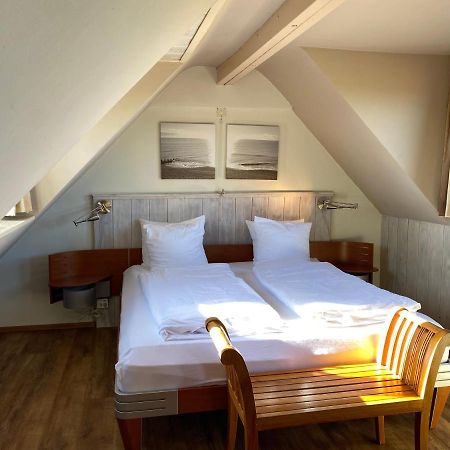 T Huuske Tuinappartement Met Fantastisch Uitzicht, Nabij Zee Zonnemaire Exterior photo