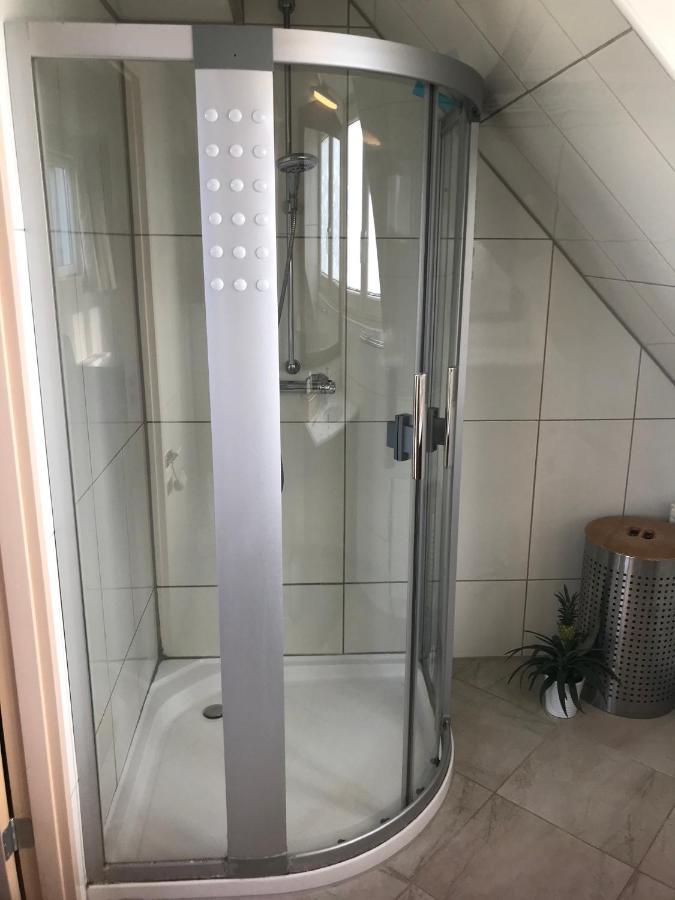 T Huuske Tuinappartement Met Fantastisch Uitzicht, Nabij Zee Zonnemaire Exterior photo